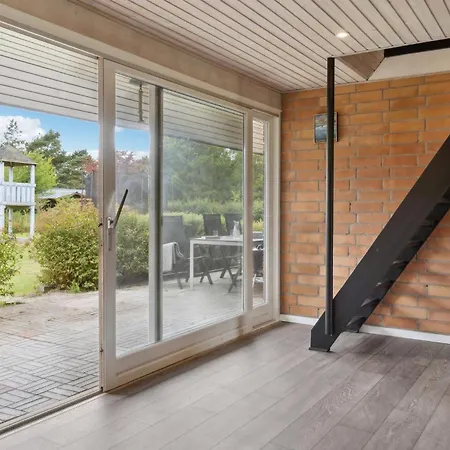 3 Bedroom Beautiful In * Rødby