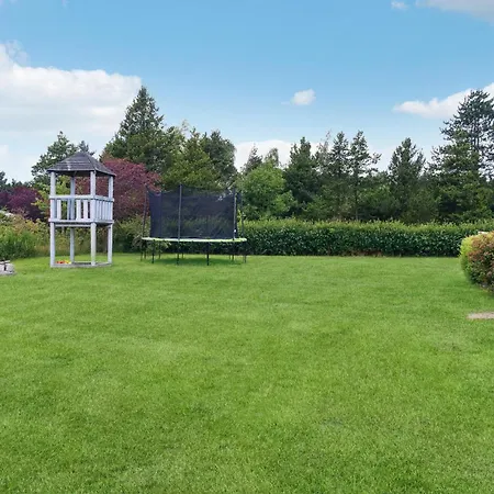 Dom wakacyjny 3 Bedroom Beautiful In *