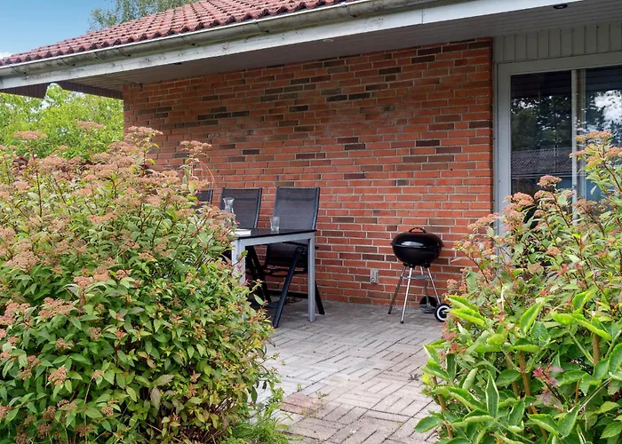 3 Bedroom Beautiful In * Rødby