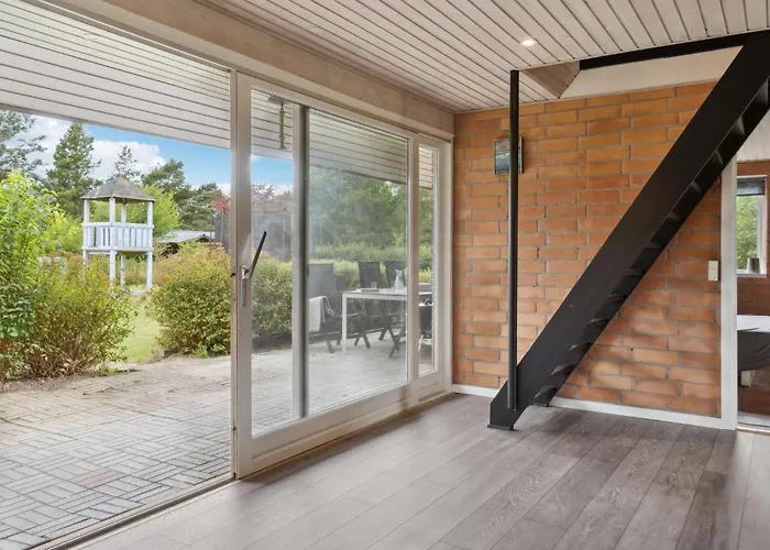 3 Bedroom Beautiful In * Rødby