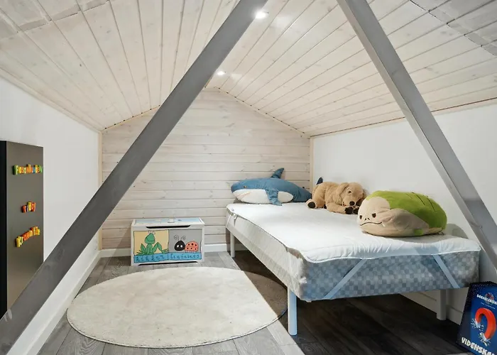 3 Bedroom Beautiful In Rødby