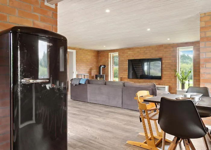 3 Bedroom Beautiful In *