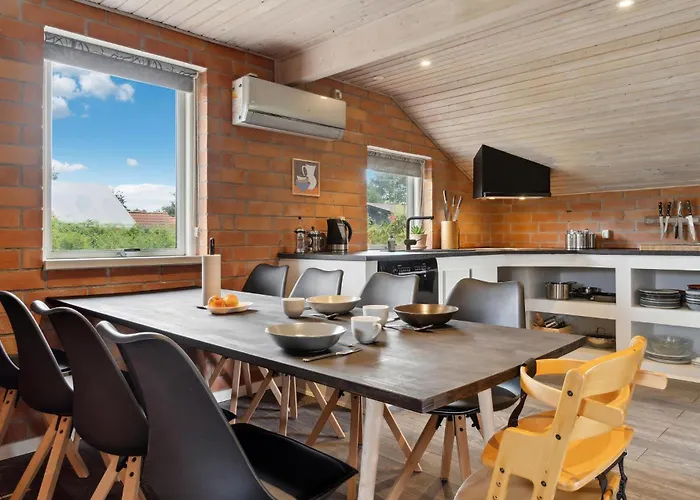 3 Bedroom Beautiful In Rødby